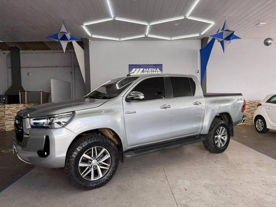 TOYOTA HILUX 2.8 SRX 4X4 CD 16V DIESEL 4P AUTOMÁTICO TOYOTA HILUX 2.8 SRX 4X4 CD 16V DIESEL 4P AUTOMÁTICO